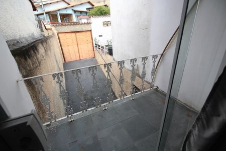 Casa de condomínio para alugar com 250m², 3 quartos e 5 vagasQuarto 2 - Varanda