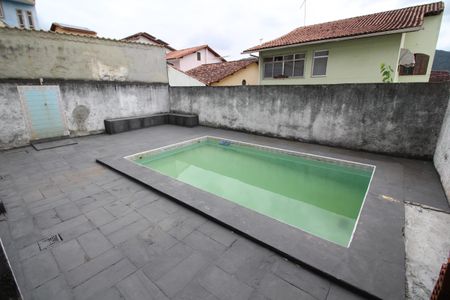 Casa de condomínio para alugar com 250m², 3 quartos e 5 vagasPiscina