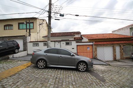 Casa de condomínio para alugar com 250m², 3 quartos e 5 vagasFachada com Placa