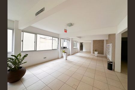 Apartamento para alugar com 119m², 2 quartos e 2 vagasHall social