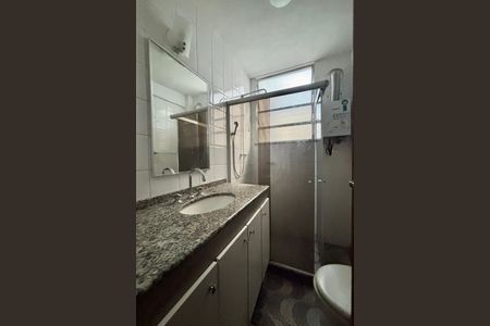 Apartamento à venda com 70m², 2 quartos e sem vaga Apartamento à venda com 70m², 2 quartos e sem vagaBanheiro social