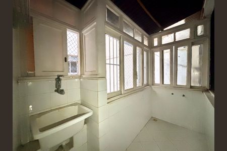 Apartamento à venda com 70m², 2 quartos e sem vaga Apartamento à venda com 70m², 2 quartos e sem vagaÁrea de serviço