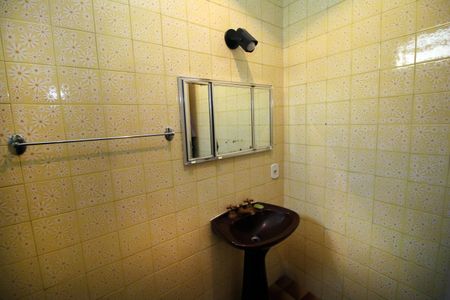 Casa à venda com 297m², 4 quartos e sem vagaBanheiro 2