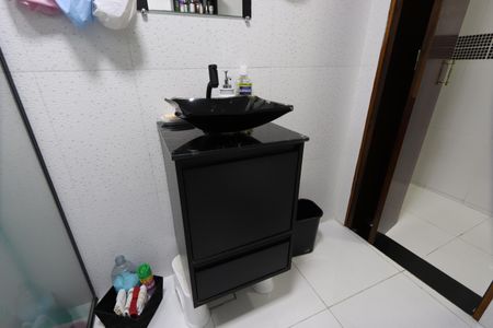 Casa à venda com 130m², 3 quartos e 2 vagasBanheiro