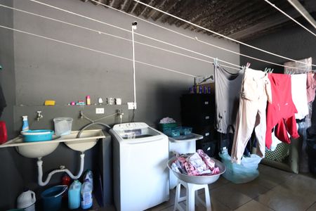 Casa à venda com 130m², 3 quartos e 2 vagasLavanderia