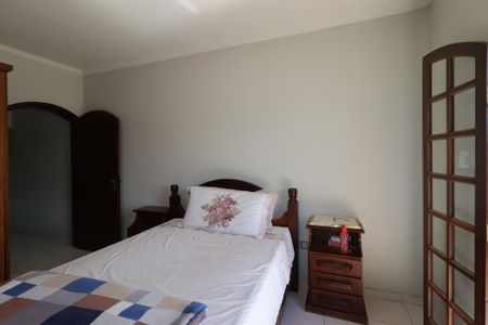 Casa à venda com 240m², 3 quartos e 4 vagasSuíte