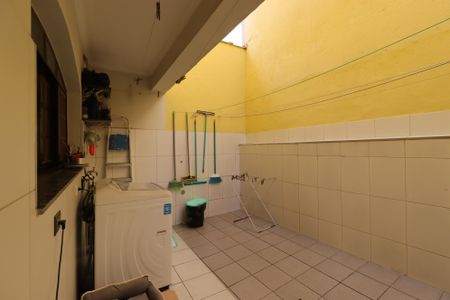 Casa à venda com 240m², 3 quartos e 4 vagasÁrea de Serviço