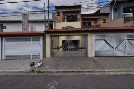 Casa à venda com 240m², 3 quartos e 4 vagasFachada