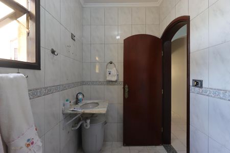 Casa à venda com 240m², 3 quartos e 4 vagasBanheiro Social