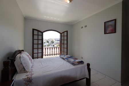 Casa à venda com 240m², 3 quartos e 4 vagasSuíte