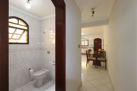 Casa à venda com 240m², 3 quartos e 4 vagasCorredor piso inferior