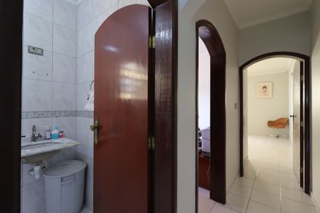 Casa à venda com 240m², 3 quartos e 4 vagasCorredor piso superior