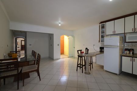 Casa à venda com 240m², 3 quartos e 4 vagasCozinha