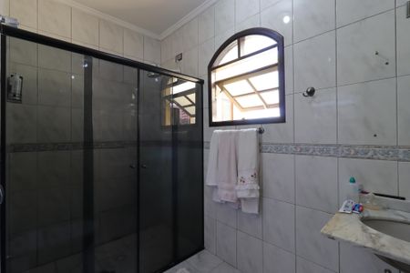 Casa à venda com 240m², 3 quartos e 4 vagasBanheiro Social