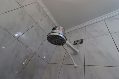 Casa à venda com 240m², 3 quartos e 4 vagasBanheiro Social - Chuveiro