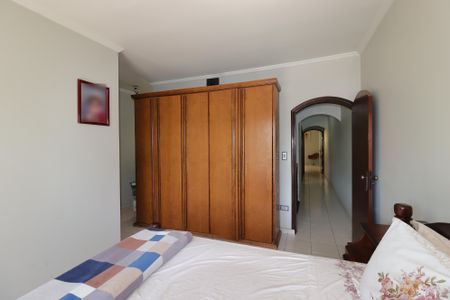 Casa à venda com 240m², 3 quartos e 4 vagasSuíte