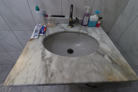 Casa à venda com 240m², 3 quartos e 4 vagasBanheiro Social - Pia