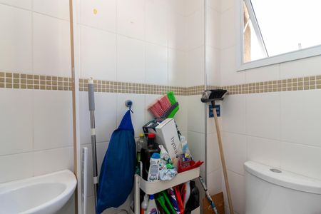 Apartamento à venda com 62m², 2 quartos e 1 vaga Apartamento à venda com 62m², 2 quartos e 1 vagaBanheiro de Serviço