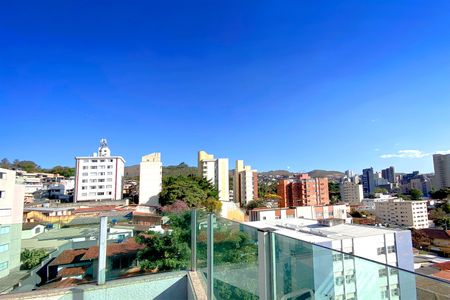 Apartamento à venda com 220m², 4 quartos e 2 vagas Apartamento à venda com 220m², 4 quartos e 2 vagasVista da Cobertura