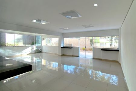 Apartamento à venda com 220m², 4 quartos e 2 vagas Apartamento à venda com 220m², 4 quartos e 2 vagasÁrea comum - Salão de festas