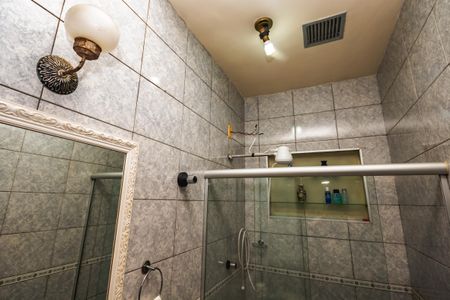 Casa à venda com 130m², 4 quartos e 2 vagas Casa à venda com 130m², 4 quartos e 2 vagasBanheiro Social