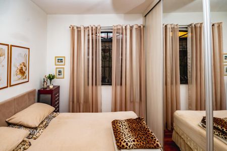 Casa à venda com 130m², 4 quartos e 2 vagas Casa à venda com 130m², 4 quartos e 2 vagasQuarto 1