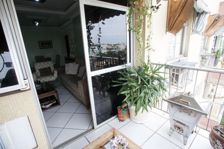 Apartamento para alugar com 100m², 3 quartos e 2 vagas Apartamento para alugar com 100m², 3 quartos e 2 vagasVaranda