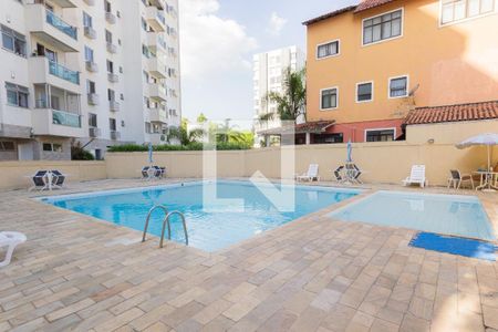 Apartamento para alugar com 65m², 2 quartos e 1 vaga Apartamento para alugar com 65m², 2 quartos e 1 vagaÁrea comum - Piscina