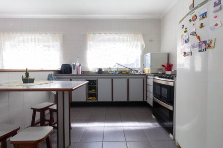 Casa à venda com 168m², 3 quartos e 2 vagas Casa à venda com 168m², 3 quartos e 2 vagasCozinha