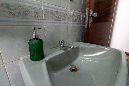 Casa à venda com 168m², 3 quartos e 2 vagas Casa à venda com 168m², 3 quartos e 2 vagasLavabo