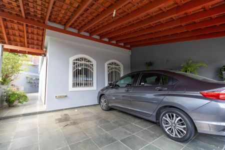 Casa à venda com 168m², 3 quartos e 2 vagas Casa à venda com 168m², 3 quartos e 2 vagasGaragem