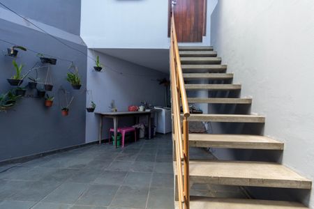 Casa à venda com 168m², 3 quartos e 2 vagas Casa à venda com 168m², 3 quartos e 2 vagasQuintal e Área de Serviço