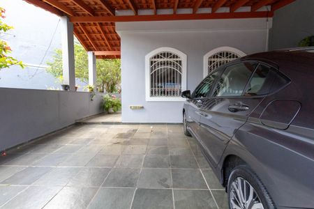 Casa à venda com 168m², 3 quartos e 2 vagas Casa à venda com 168m², 3 quartos e 2 vagasGaragem