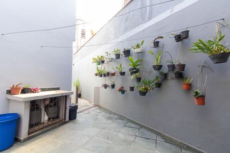 Casa à venda com 168m², 3 quartos e 2 vagas Casa à venda com 168m², 3 quartos e 2 vagasQuintal e Área de Serviço