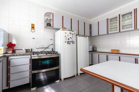 Casa à venda com 168m², 3 quartos e 2 vagas Casa à venda com 168m², 3 quartos e 2 vagasCozinha
