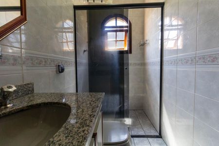 Casa à venda com 168m², 3 quartos e 2 vagas Casa à venda com 168m², 3 quartos e 2 vagasBanheiro da Suíte 1