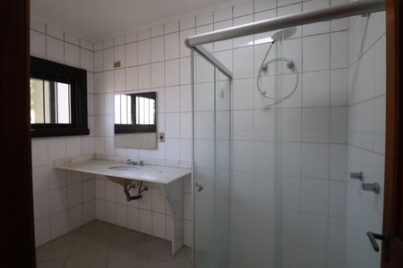 Casa para alugar com 300m², 4 quartos e 3 vagasBanheiro da Suíte