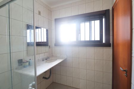 Casa para alugar com 300m², 4 quartos e 3 vagasBanheiro 1