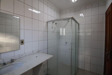 Casa para alugar com 300m², 4 quartos e 3 vagasBanheiro da Suíte