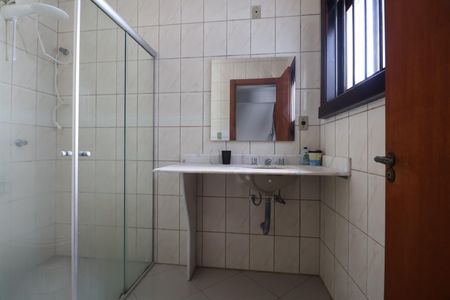 Casa para alugar com 300m², 4 quartos e 3 vagasBanheiro 1