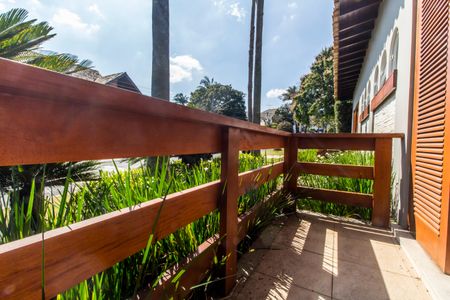 Casa de condomínio à venda com 1450m², 5 quartos e 3 vagas Casa de condomínio à venda com 1450m², 5 quartos e 3 vagasVaranda