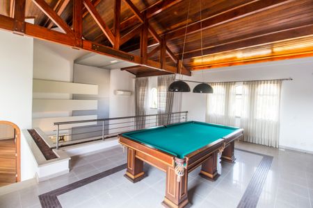 Casa de condomínio à venda com 1450m², 5 quartos e 3 vagas Casa de condomínio à venda com 1450m², 5 quartos e 3 vagasSala