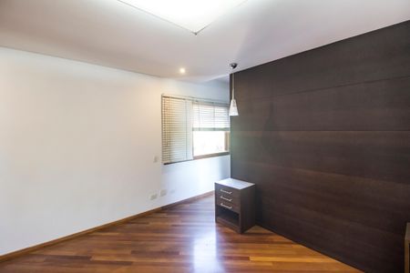 Casa de condomínio à venda com 1450m², 5 quartos e 3 vagas Casa de condomínio à venda com 1450m², 5 quartos e 3 vagasSuíte 5