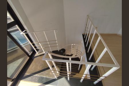 Apartamento à venda com 60m², 1 quarto e 1 vagaEscada