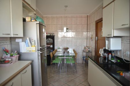 Apartamento à venda com 150m², 3 quartos e 2 vagasCozinha