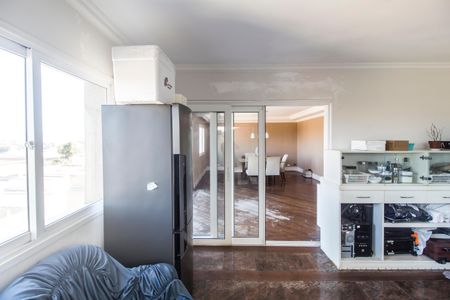 Casa de condomínio à venda com 695m², 5 quartos e 6 vagas Casa de condomínio à venda com 695m², 5 quartos e 6 vagasÁrea de Serviço