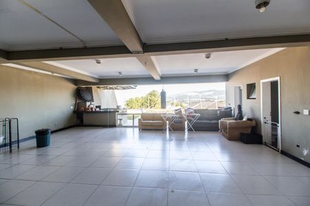 Casa de condomínio à venda com 695m², 5 quartos e 6 vagas Casa de condomínio à venda com 695m², 5 quartos e 6 vagasÁrea comum - Salão de festas