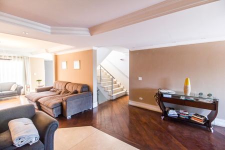 Casa de condomínio à venda com 695m², 5 quartos e 6 vagas Casa de condomínio à venda com 695m², 5 quartos e 6 vagasSala