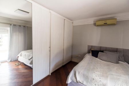 Casa de condomínio à venda com 695m², 5 quartos e 6 vagas Casa de condomínio à venda com 695m², 5 quartos e 6 vagasSuíte 1