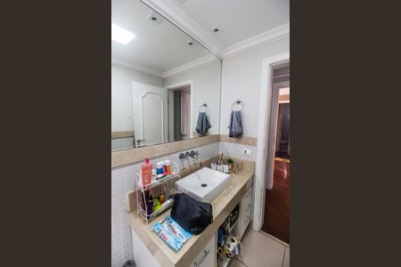 Casa de condomínio à venda com 695m², 5 quartos e 6 vagas Casa de condomínio à venda com 695m², 5 quartos e 6 vagasBanheiro da Suíte